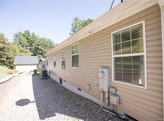5th image of 76 Hidden Meadow Dr