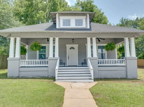 518 E Reagan St, Palestine, TX 75801
