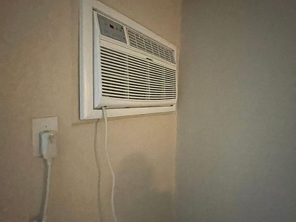 5th image of 1074 York Ave APT 307