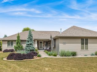 2959 Birling Ct, Menasha, WI 54952