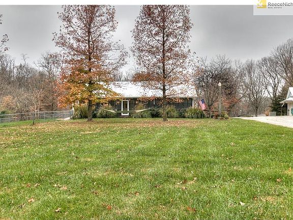 City living on over 5 acres of privacy