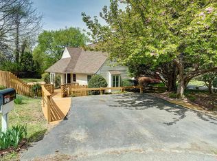1253 Clover Ridge Pl, Charlottesville, VA 22901