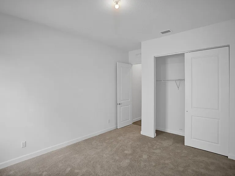 19411 Broad Shore Walk — Photo 32