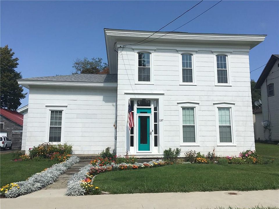 1st image of 137 E Main St
