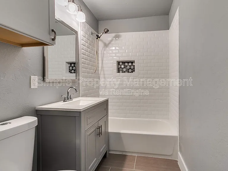 4326 N Blackwelder Ave — Photo 12