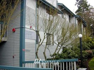 20241 Vikings Crst NE APT 6-302, Poulsbo, WA 98370