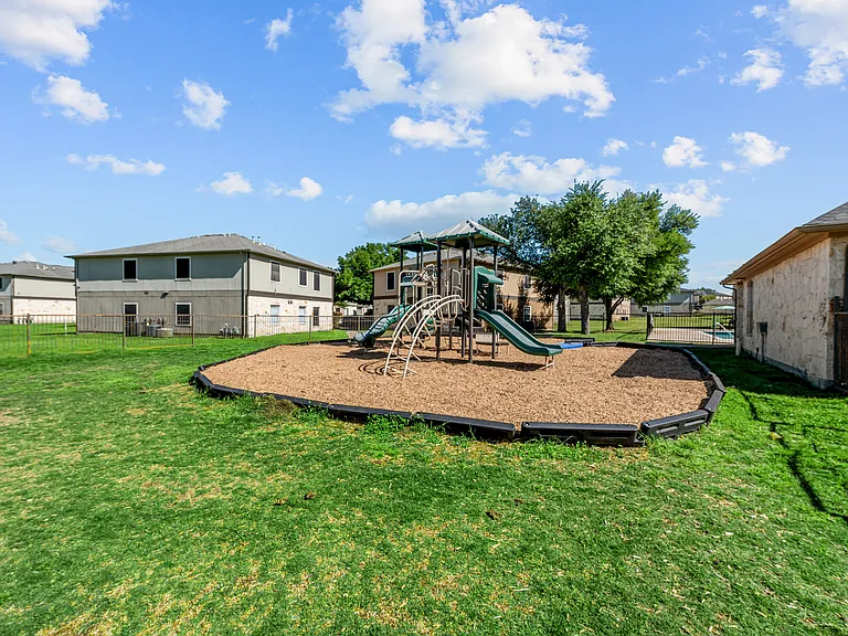 Huntington Meadows — Photo 15