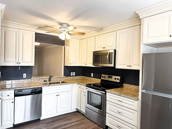 4th image of 5645 Parish Ln #B-1