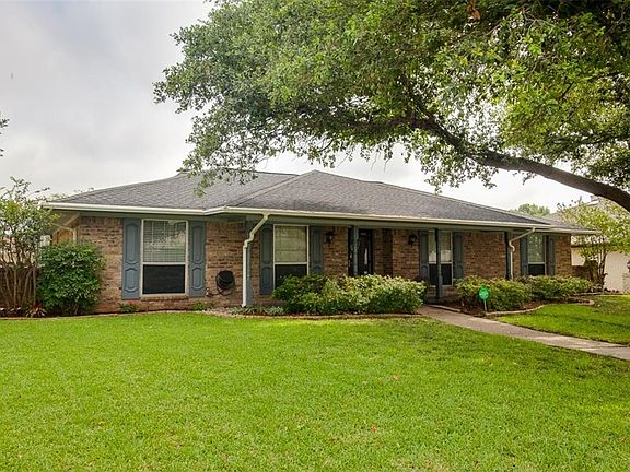 3rd image of 3033 Stanford Dr