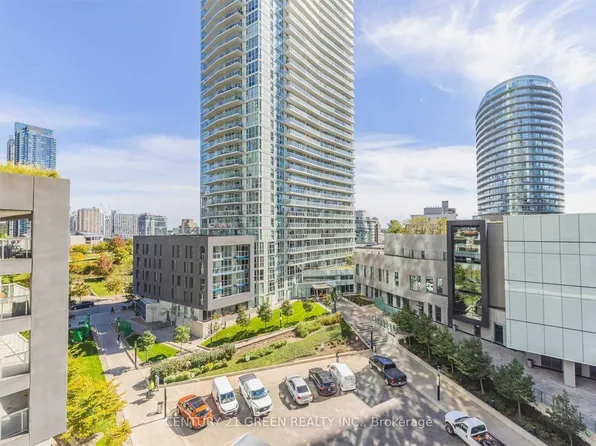 85 Queens Wharf Rd Unit 705, Toronto, ON M5V 0J9