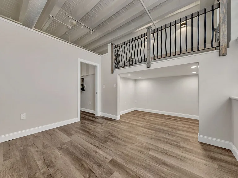 24 Mount Vernon Apartments — Photo 25