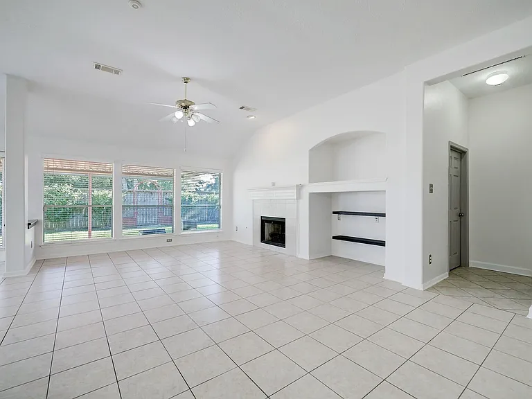 17407 Winfield Sq — Photo 9