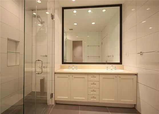 Rented by R New York | media 9