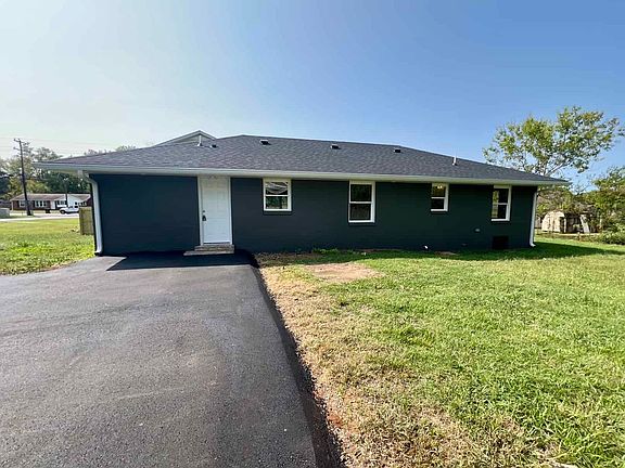 2nd image of 1116 S Baird Ln