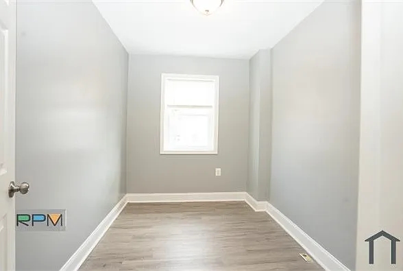 3969 Brooklyn Ave — Photo 11