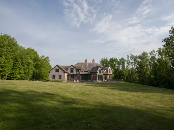 15 Woodside Cir, Woodbury, CT 06798