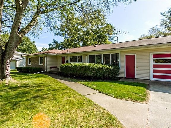 2nd image of 90 Woodline Dr