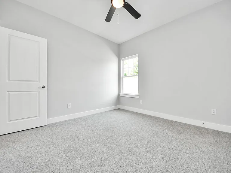 1307 Laskey St — Photo 28