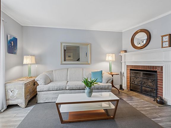 3rd image of 57 Townhouse Way #9