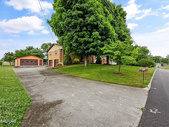 4th image of 306 Swanee Dr