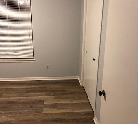 4th image of 2521 Pearl St APT 402