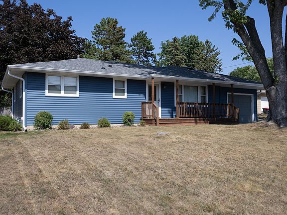 2nd image of 954 Linda Ave
