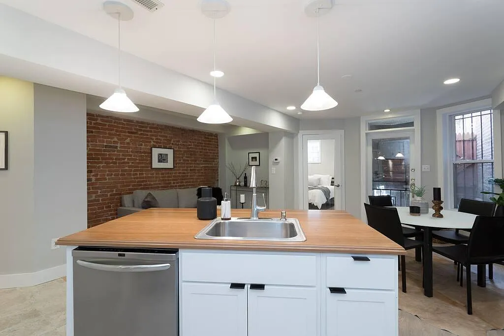 2 bed, 950 sqft, $5,400 — Photo 4