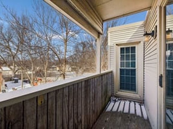 4th image of 3220 Apple St #7