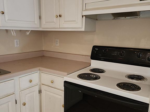 4th image of 8550 Westchester Dr