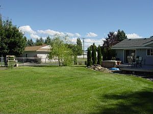 2nd image of 423 E Hanley Ave