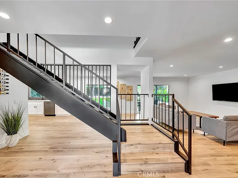 24445 Clipstone St — Photo 10