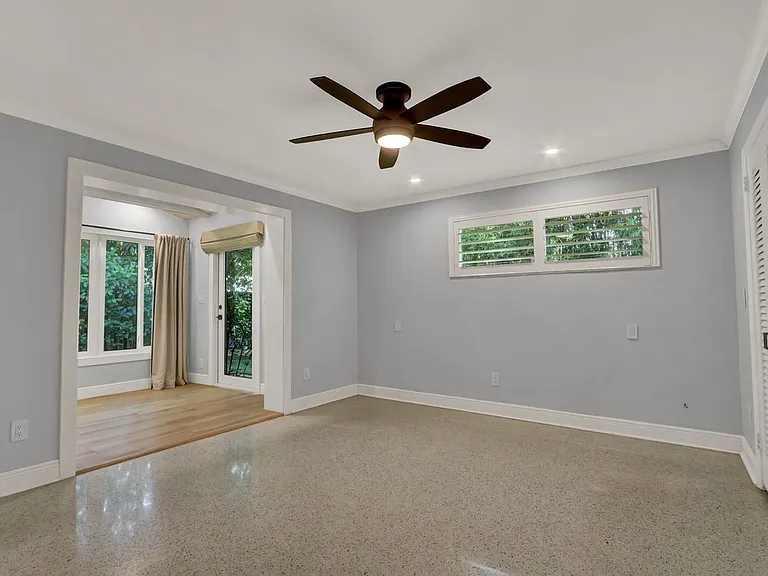 382 SE Edgewood Dr — Photo 13