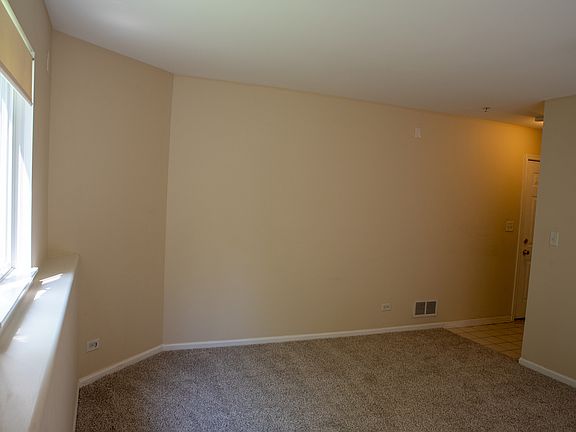 4th image of 120 Rosehall Dr