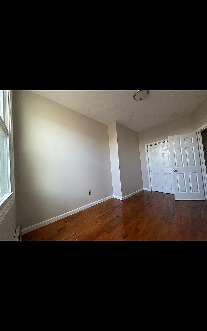 3 bed, $1,800 — Photo 4