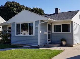 529 S 32nd St, Manitowoc, WI 54220