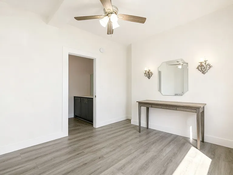 1623 N Mariposa — Photo 30