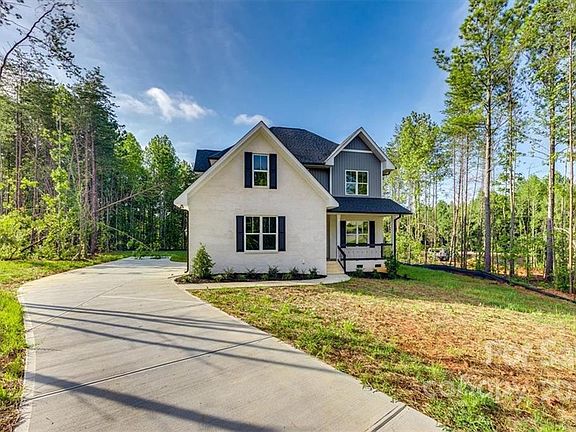 2nd image of 2616 Moon Creek Ln