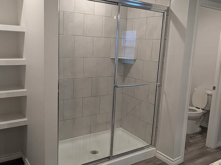 1281 Carnaby St — Photo 18