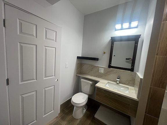 4th image of 7220 S East End Ave #2