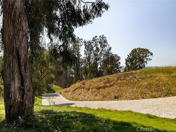 4th image of 2 Castle Bluff Rd