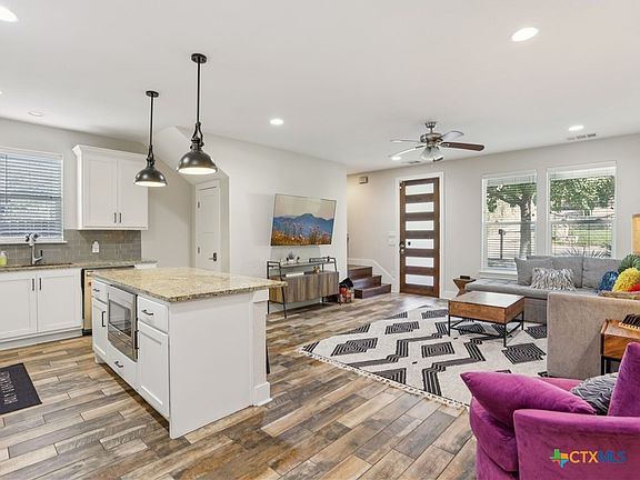 4th image of 1206 Deloney St APT B