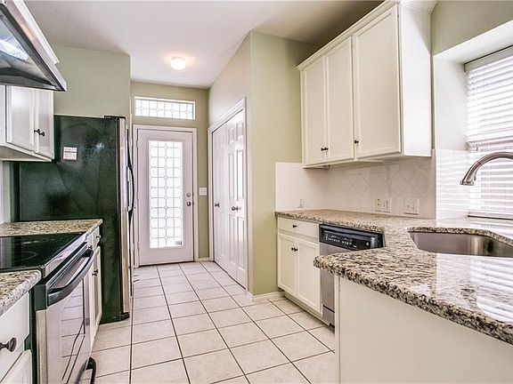 3rd image of 11518 Fountainbridge Dr