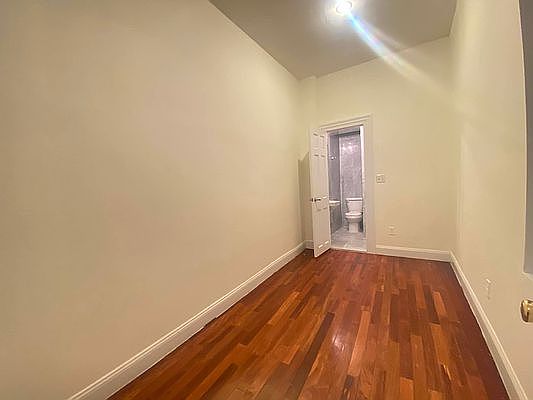 4th image of 256 E 10th St #1X