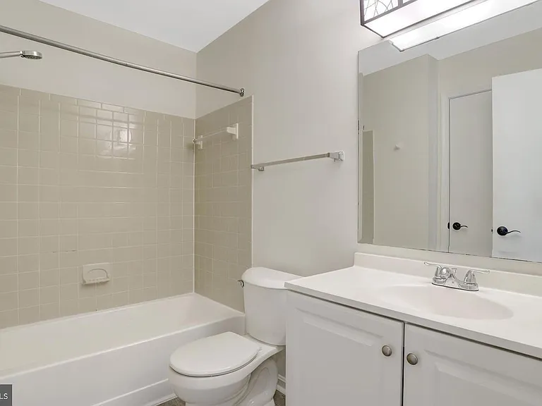 8627 Beekman Pl #C-27C — Photo 5