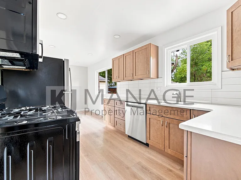 12039 Rockland — Photo 4