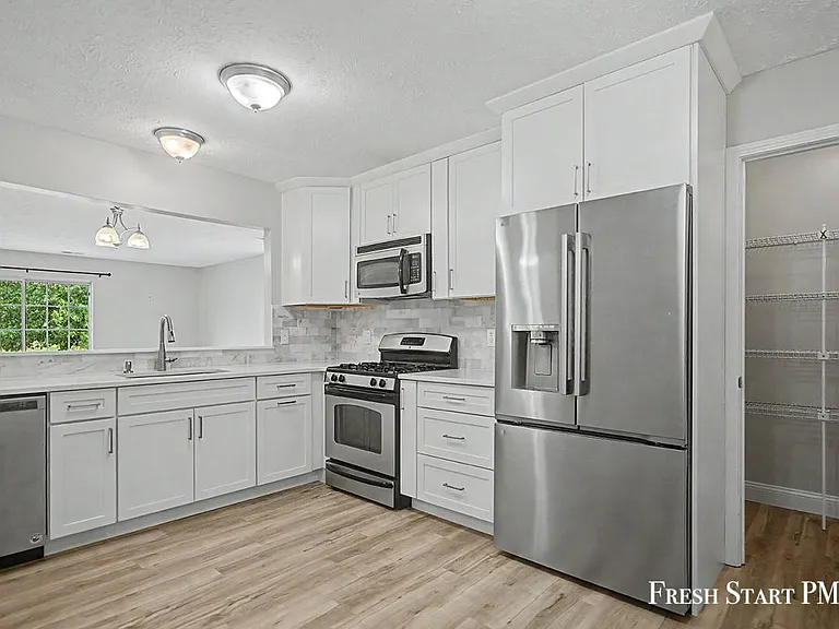 4051 Rivertown Ln SW — Photo 5
