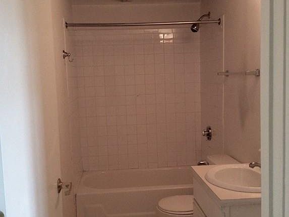 5th image of 24 Norman St APT 206
