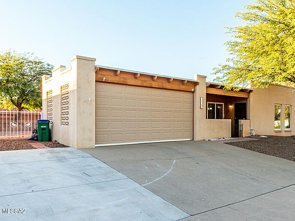 4th image of 1520 S Abrego Dr