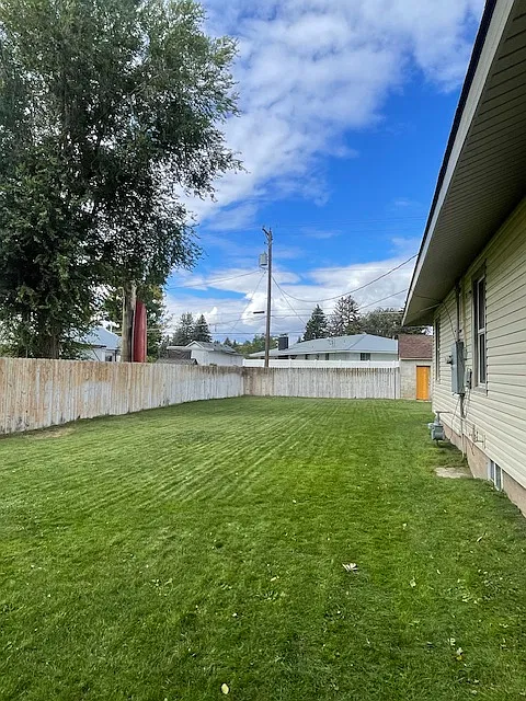 3 bed, 1386 sqft, $1,600 — Photo 2