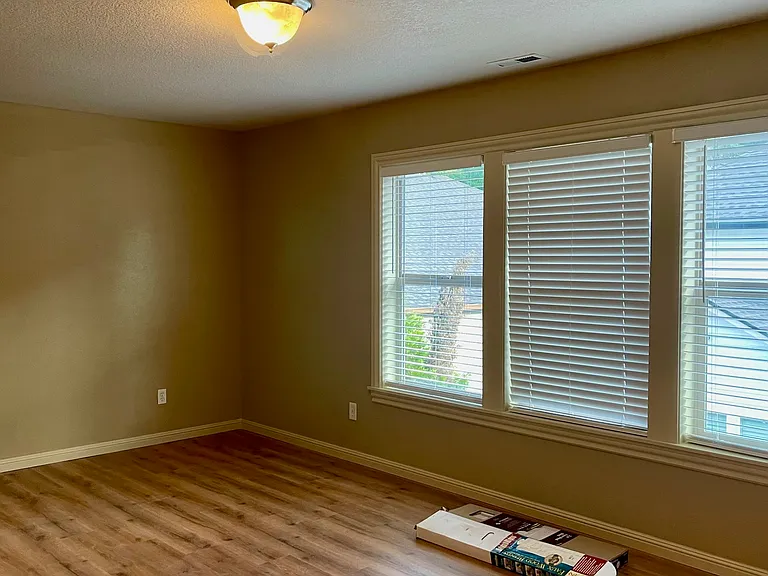 12318 NW 21st Ave — Photo 35